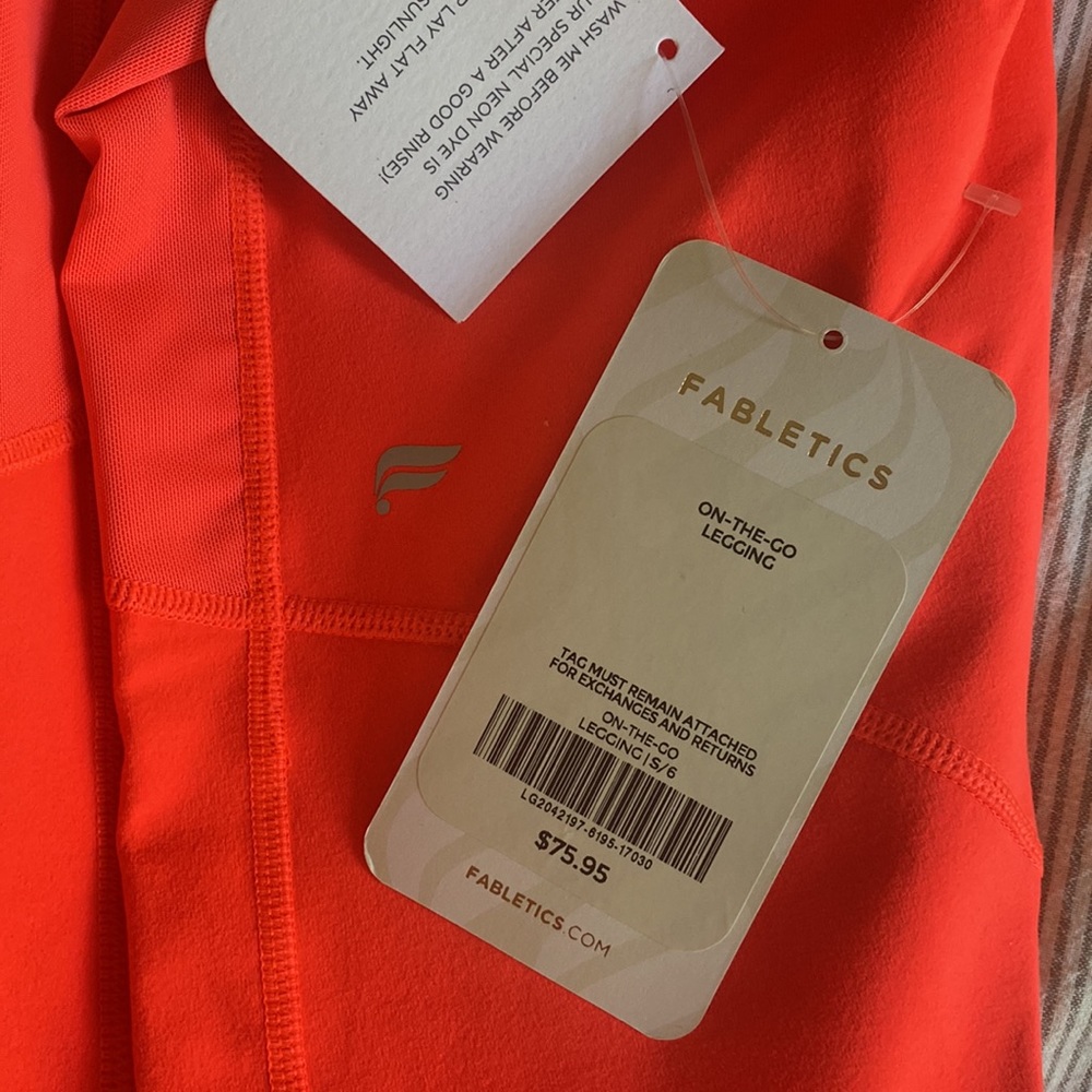 Fabletics exercise pants - Picture 4 of 4